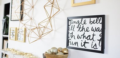 Galería navideña en la pared